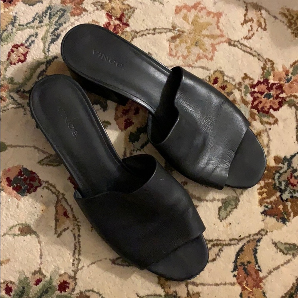 Vince Leather Black sandals size 8.5